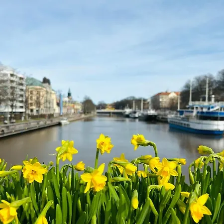아파트 Atmospheric Stone House 1927 Near The Aura River *